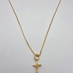 4.2g 21k Yellow Gold necklace with cross pendant 