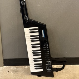 Alesis Vortex Wireless 2 USB MIDI Keytar Controller