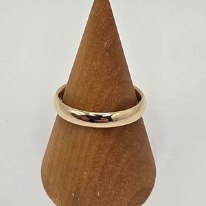 10K YELLOW GOLD RING