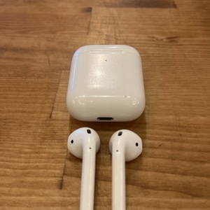  GEN 2 AIRPODS IN GEN 1 CASE