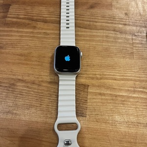 APPLE / SERIES 8 APPLE WATCH 41MM WITH CHARGER