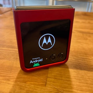 Motorola / 2024 Razr / Unlocked