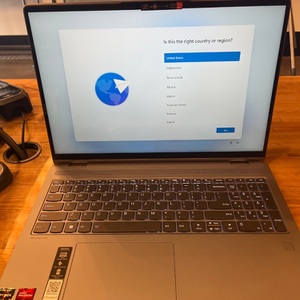  Lenovo / Flex 5 / Ryzen 7 / AMD Radeon / 360 16" Swivel Monitor / 1TB HD 