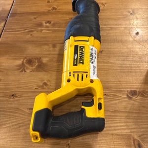DEWALT DCS381 20V RECIPROCATING SAW (TOOL ONLY)