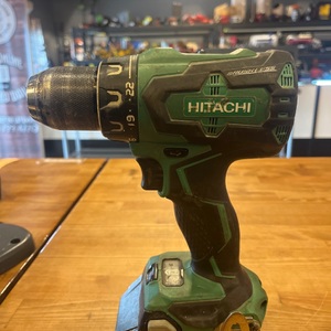  HITACHI DRILL WITH BATTERY