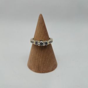 10K YELLOW GOLD RING