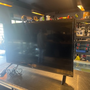TCL 40 INCH SMART TV WITH REMOTE