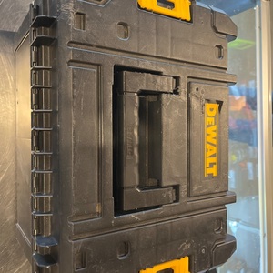 DEWALT / TASK BOX