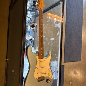 FENDER STRATOCASTER WITH SOFT GIG BAG 