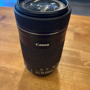 Canon / EF-S / 55-250mm F4-5.6