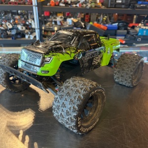 Granite / 4X4 / V3 / 3S / BLX / Brushless Monster Truck RTR