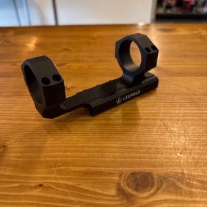 LEUPOLD SCOPE MOUNT