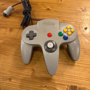 NINTENDO 64 CONTROLLER 