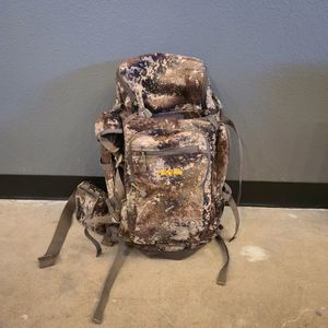 CABELAS BOW & RIFLE 2500 BACKPACK 