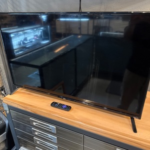  onn 40” Class FHD (1080P) LED Roku Smart TV (100058007)