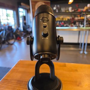 BLUE  YETI 