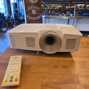 ACER H5380BD DLP PROJECTOR WITH REMOTE