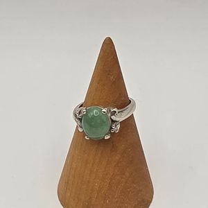 WHITE GOLD RING W/ GREEN STONE SIZE 5-1/2