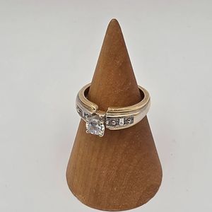 14K YELLOW GOLD RING W/ CZ CENTER STONE