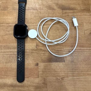 APPLE WATCH SERIES 10 42MM W/ CHARGER