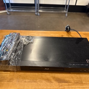  LG BLU-RAY PLAYER WITH REMOTE