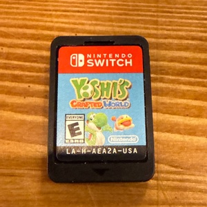 NINTENDO SWITCH YOSHI'S CRAFTED WORLD