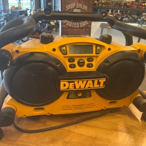 DeWalt / DC011 / Jobsite Radio