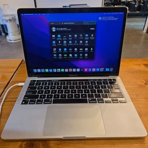 11136241 8GB RAM 256 HD 2020 MACBOOK WITH CHARGER ***SLIGHT DAMAGE BOTTOM LEFT**