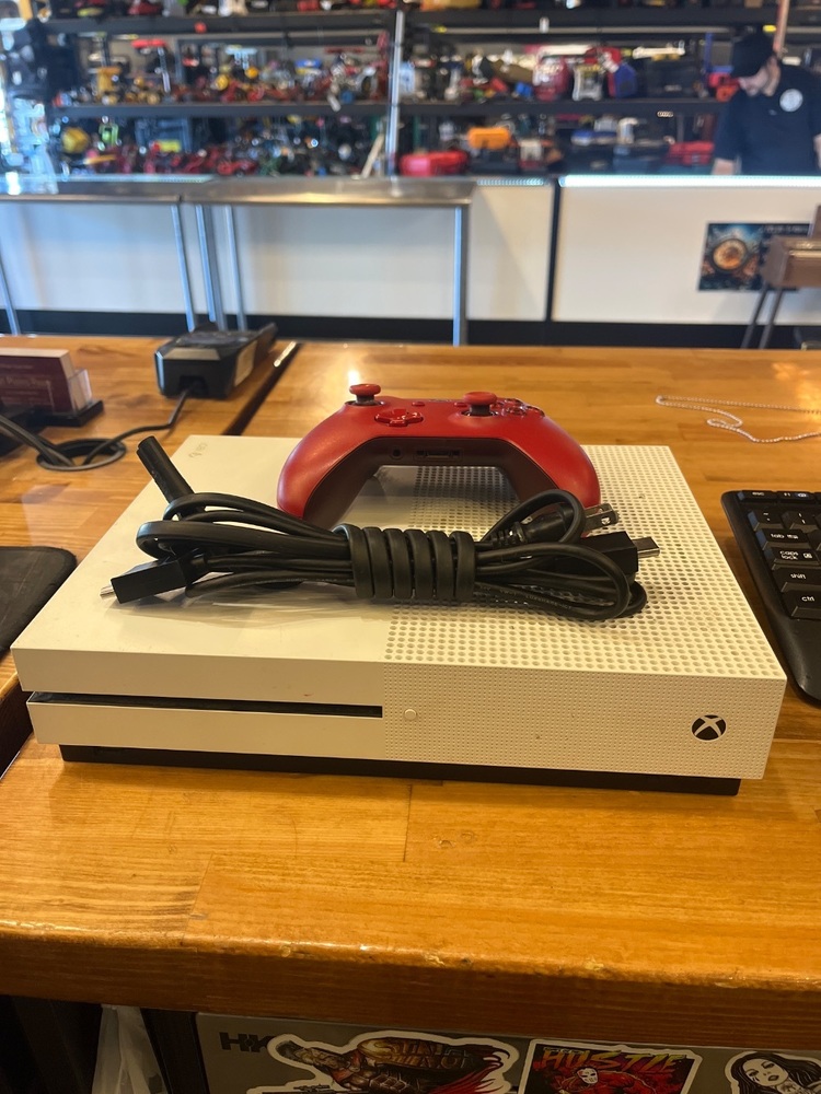 XBOX ONE SLIM 500G WITH CONTROLLER AND CORDS | Great Plains Pawn