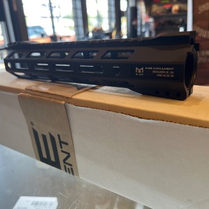 RISE ARMAMENT / RA-905 / AR-15 M-LOK HANDGUARD 10INCHES LIKE NEW IN BOX