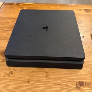  PLAYSTATION 4 1TB SLIM CONSOLE WITH ONE CONTROLLER AND CABLES