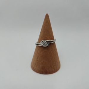 10K WHITE GOLD RING 