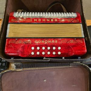 Hohner  corona II