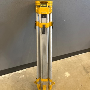 DeWalt / Tripod
