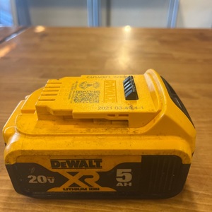 DeWalt DCB205