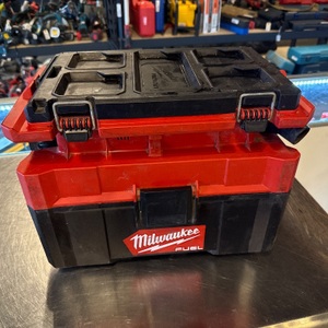 MILWAUKEE 0970-20 WET/DRY VAC TOOL ONLY 