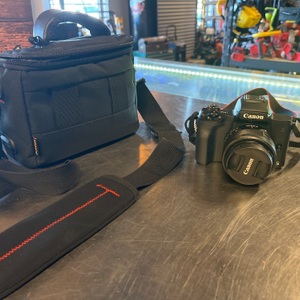 Canon / EOS / M50 / Mark II / Mirrorless Camera with 15-45mm Lens