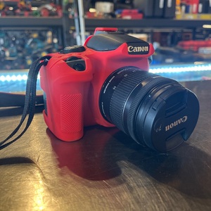 Canon / EOS Rebel T8I with 18-55mm Lens