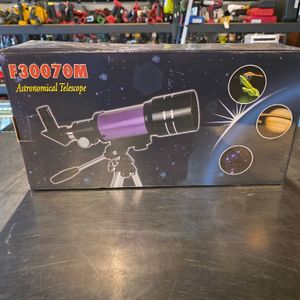 F30070M ASTROMICAL TELESCOPE IN BOX