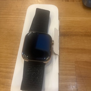 APPLE WATCH SERIES 10 ROSE GOLD 42MM SMARTWATCH WITH CHARGER