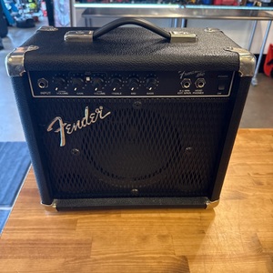 FENDER PR 241 38 Watt Guitar PA Amplifier Spring Reverb 3-band EQ