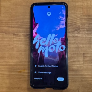 MOTOROLA XT2453V RAZR 2024 256GB 8GB RAM *TRACPHONE CARRIER/ STRAIGHT TALK/ TOTA