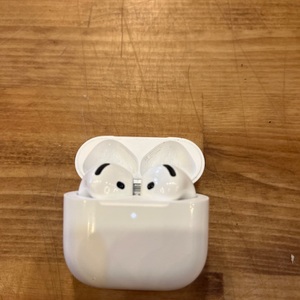 APPLE AIR PODS