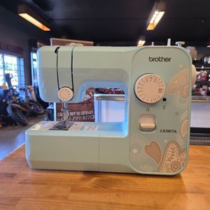 Brother 17-Stitch Portable Full-Size Mechanical Sewing Machine