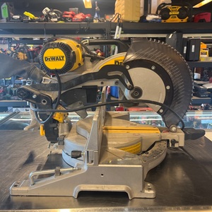 DeWalt / DWS716 / miter saw 