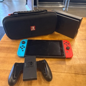 Nintendo / Switch / Complete