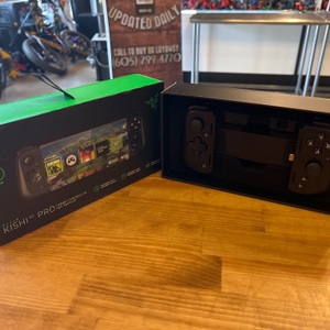 RAZER / R06-0458 / Kishi Ultra USB-C Gaming Controller for Android