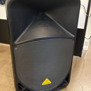 PAIR OF BEHRINGER B115D POWERED PA SPEAKER