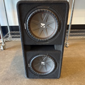 Kicker / Comp R12 12" (x2) in Enclosure