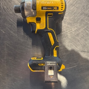 DeWalt / DCF887 / 1/4" Impact